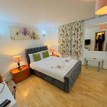 Bright Budget Studio Apartment In Central 런던 외부 사진