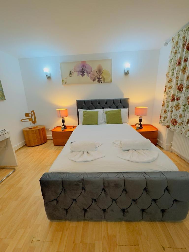 Bright Budget Studio Apartment In Central 런던 외부 사진
