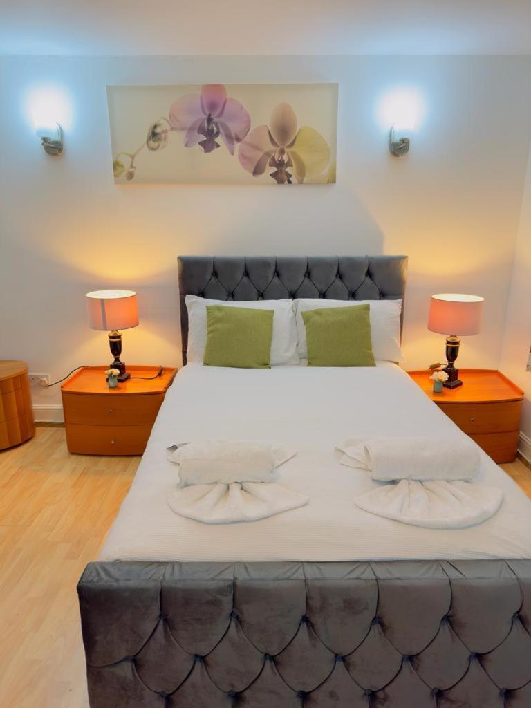 Bright Budget Studio Apartment In Central 런던 외부 사진